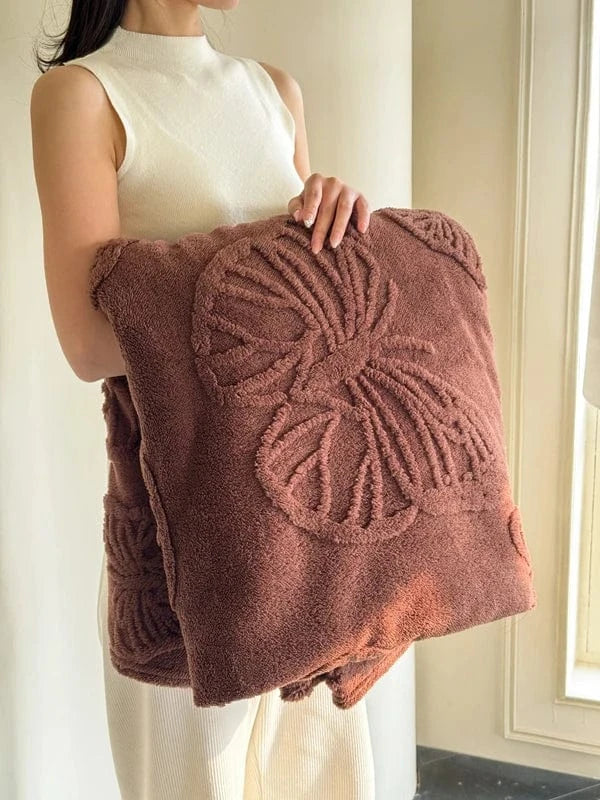 1pc Butterfly White Four Seasons Flannel Blanket with Exquisite 3D Butterfly Comfortable and Warm Suitable for Bed Sofa Camping