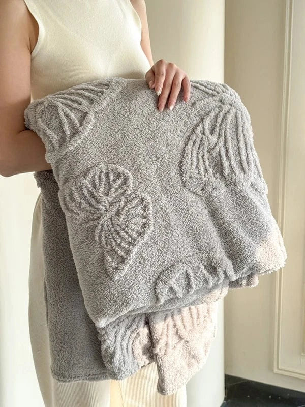 1pc Butterfly White Four Seasons Flannel Blanket with Exquisite 3D Butterfly Comfortable and Warm Suitable for Bed Sofa Camping